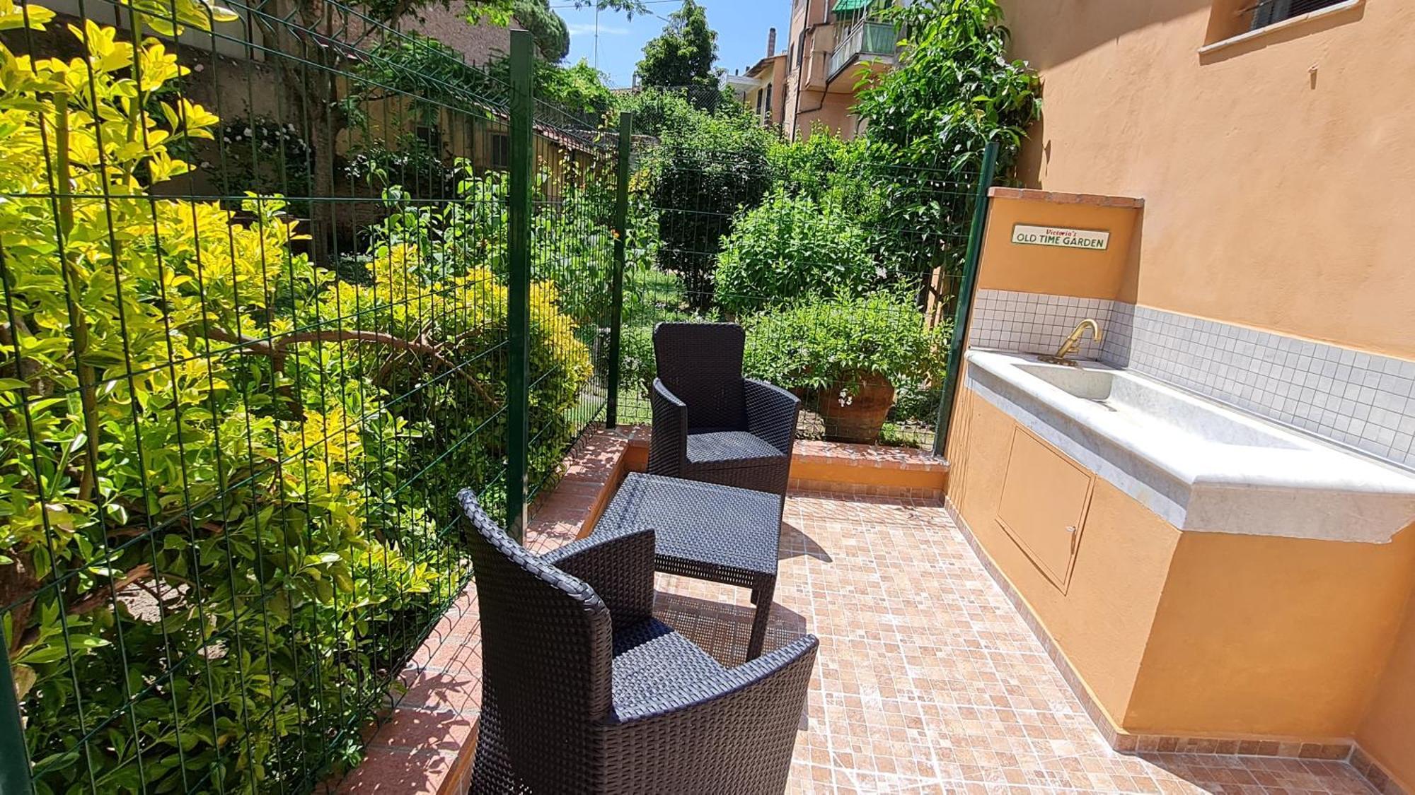 Victoria Secret Garden Hotel Pisa Bagian luar foto